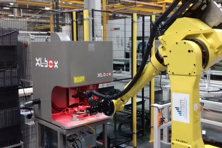 Markierung und Auslesen von DataMatrix-Codes auf Werkstücken der Automobilbranche mit hohen Taktzeiten