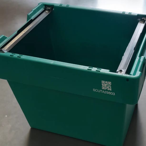 Laserkennzeichnung auf Kunststoffboxen