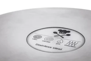 Maschine zum Aufbringen von Logos auf Stahl
