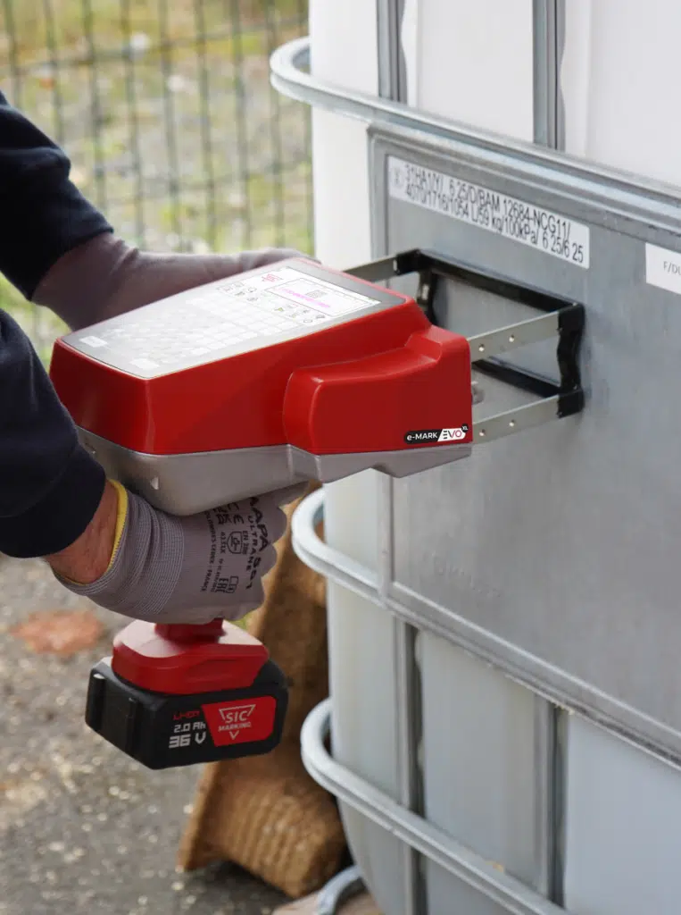 Mehrzeilige Markierung mit dem Nadelpräger e-MARK EVO XL von SIC MARKING